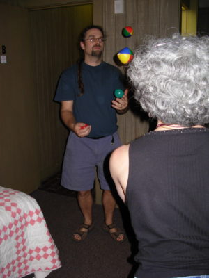 chris-and-peggy-juggling