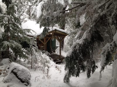 yurt-in-snow